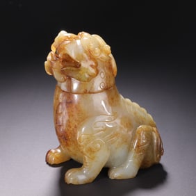 A Qing Dynasty Hetian jade "Heavenly Roar" figurine