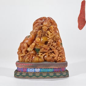 Seal stone mountain landscape made under the supervision of the Qing Palace's Neiwufu during the