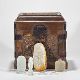 Hetian jade snuff bottle with peace knot and multi-compartment box