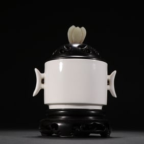 Dehua white porcelain halberd ear incense burner