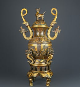 Han Dynasty Gold-Inlaid Silver Double Dragon Round Kettle