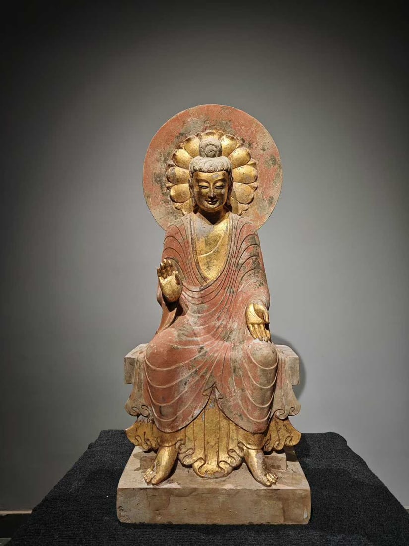 Seated Buddha Statue with Azure Stone, Gilding and Polychrome, Qingzhou, Northern Qi Dynasty
