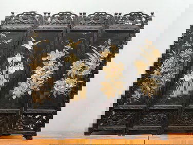 Fine Embroidery Screen with Flower and Bird Patterns, Late Qing to Republic of China