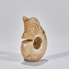 A chicken-bone-white pig dragon from the Hongshan Culture before the Ming Dynasty