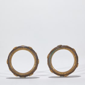 A pair of incense-embedded "Fu Shou" bracelets