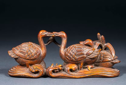 Qing Dynasty Ingeniously Carved Duck Ornament