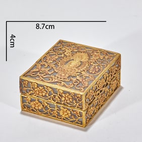 Liao Dynasty Agate Lidded Box with Gold Cladding