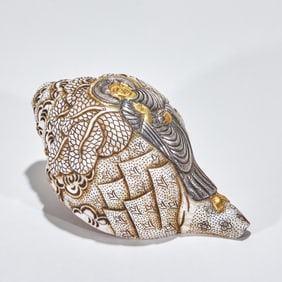 Conch Ornament Inlaid with Gilt Silver Buddha Statue