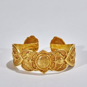Pure Gold Ruyi Bracelet Carved with Figure Motifs