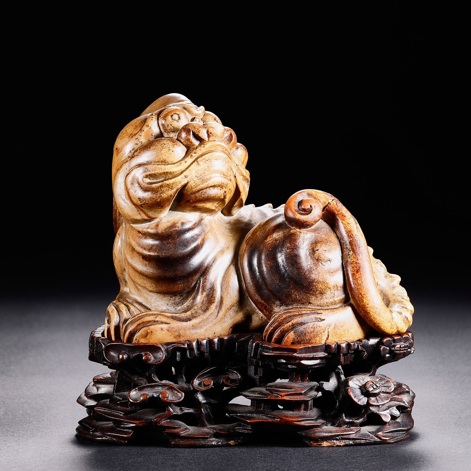 Hetian Jade Auspicious Beast Ornament (1 of 14)