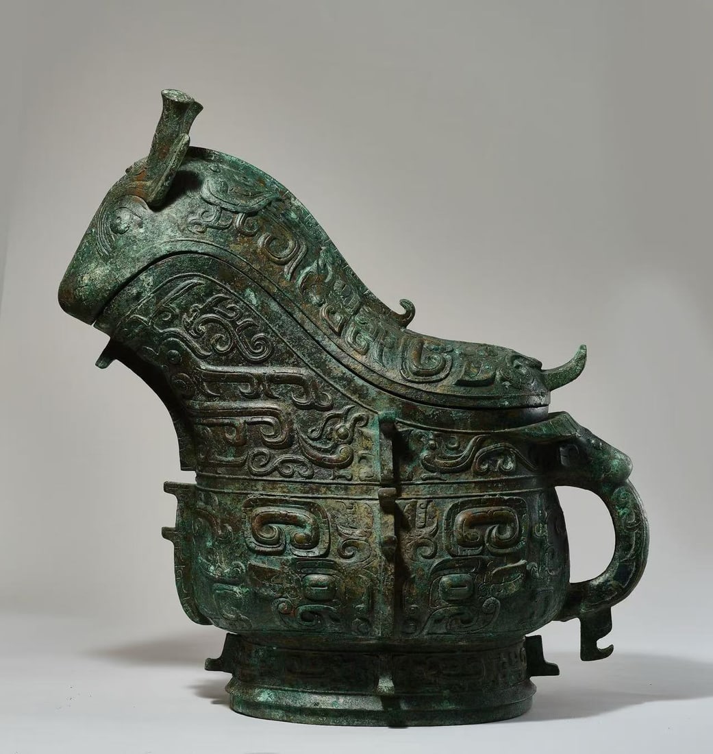 Pre-Ming Dynasty Bronze Gong (Ritual Wine Vessel): Pre-Ming Dynasty Bronze Gong (Ritual Wine Vessel)H. 59.5cm.W. 57 cm.weight.245600 grams