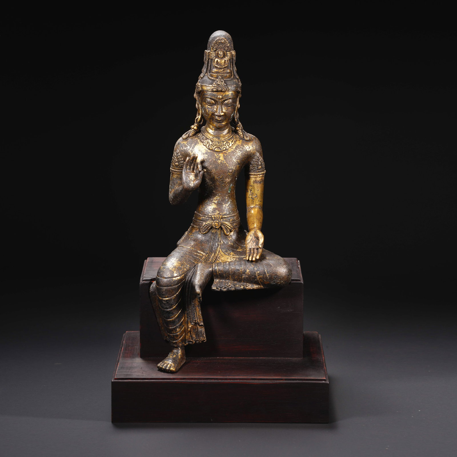 9th Century Gilt Bronze Dali Kingdom Guanyin: 9th Century Gilt Bronze Dali Kingdom GuanyinL.13.5cm W.13.5cm H.38cm Weight.2500g