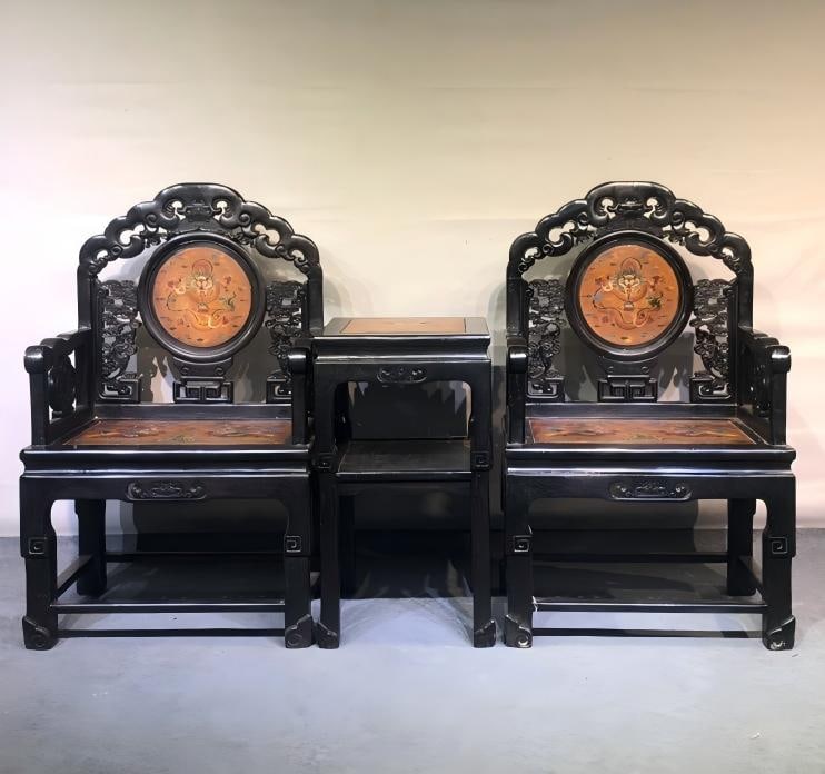 Set of Zitan Chairs with Carved and Filled Lacquer Craftsmanship: Set of Zitan Wood Chairs with Carved Filling Craftsmanship Made of precious zitan wood with carved filling craftsmanship, this set of chairs measures 110 cm in height, 67 cm in length and 49 cm in