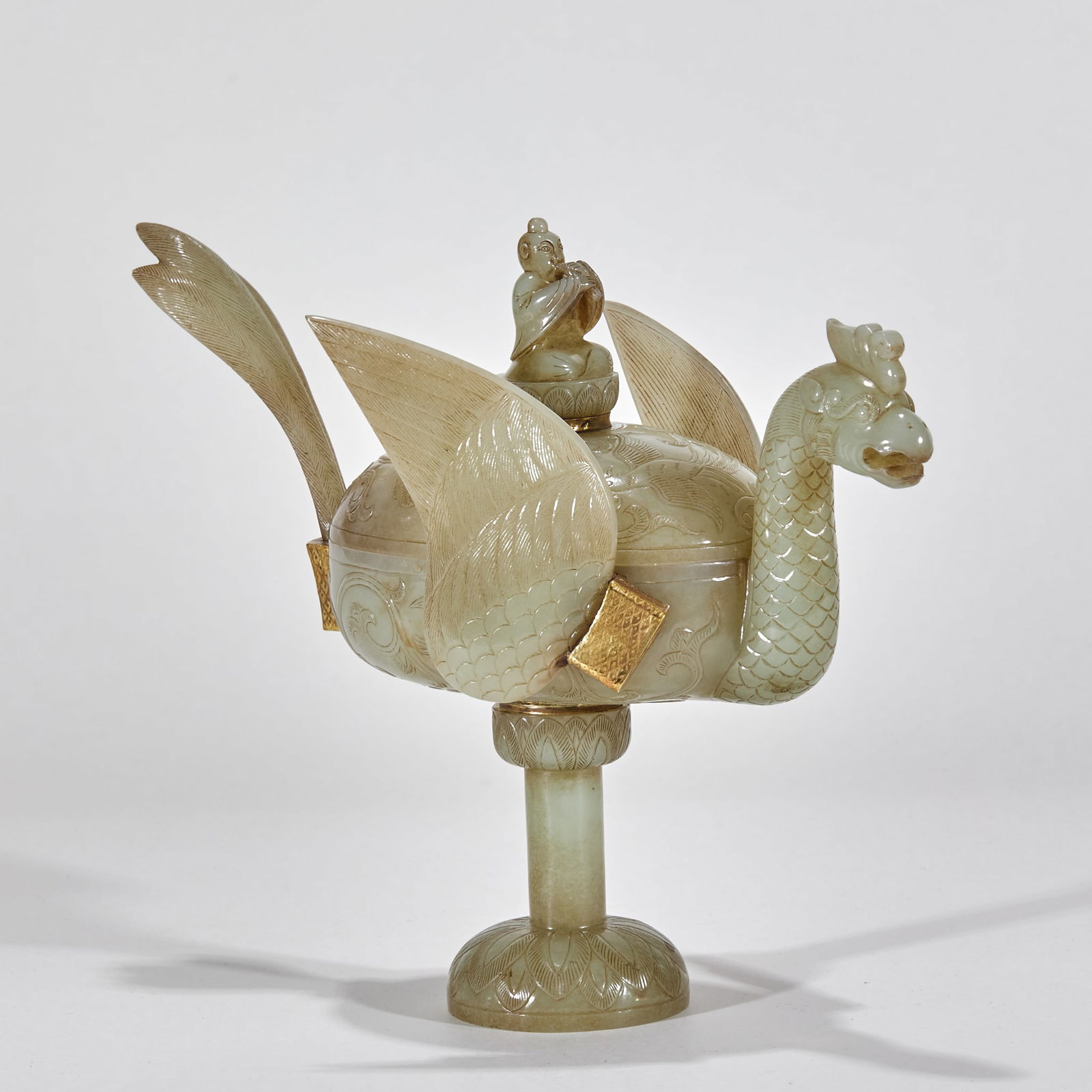 Hetian Jade "Immortal Riding a Crane": Han Dynasty Hetian Jade Censer "Immortal Riding a Crane" Carved from Hetian jade with gold inlay craftsmanship, this censer depicts an immortal riding a crane, measuring 20.5 cm in height, 25 cm in le