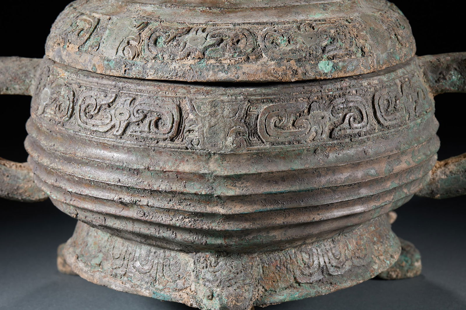 Pre-Ming Dynasty Gui (Food Vessel) with Interlocking Scroll Pattern - 2