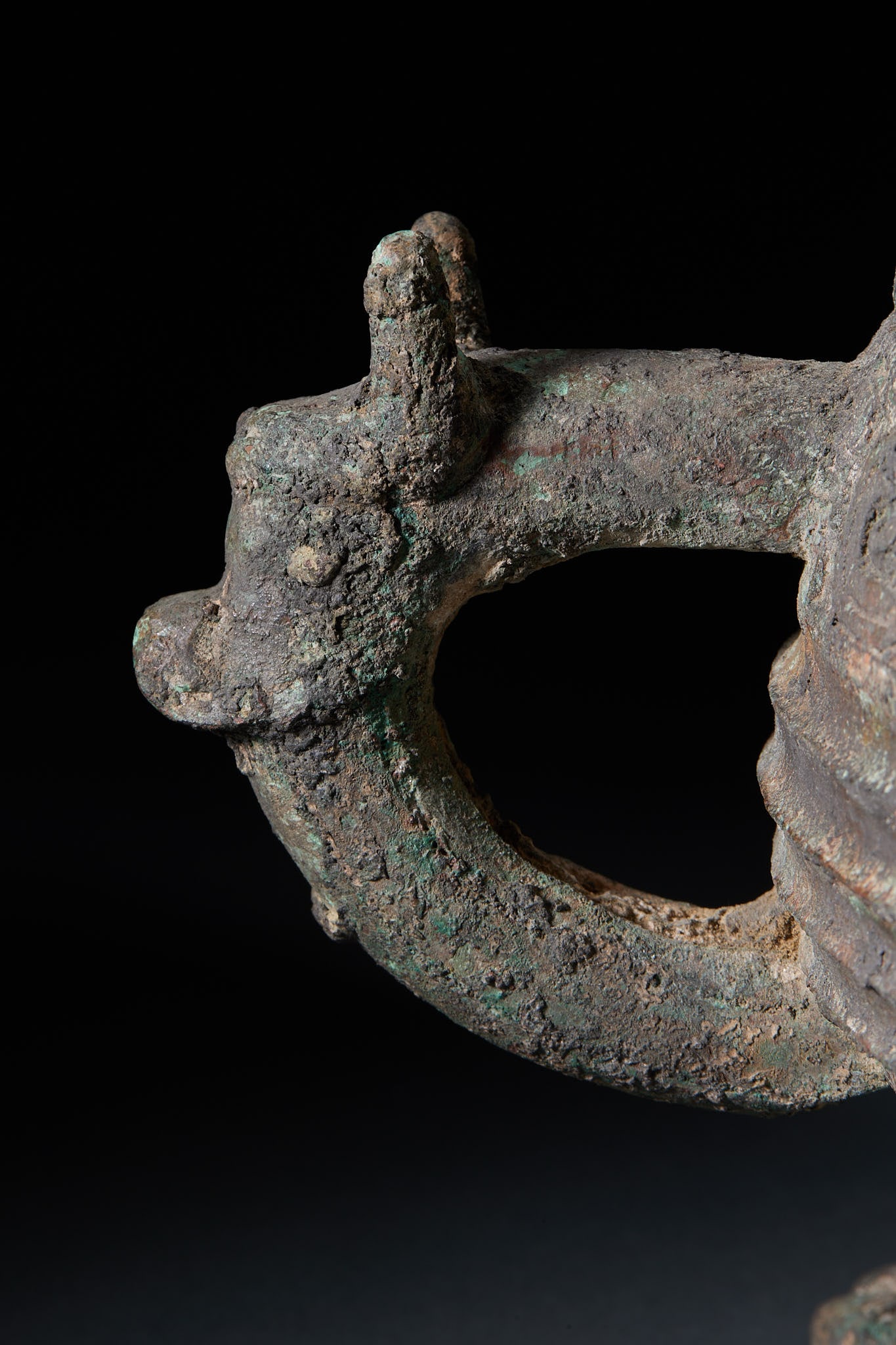 Pre-Ming Dynasty Gui (Food Vessel) with Interlocking Scroll Pattern - 4