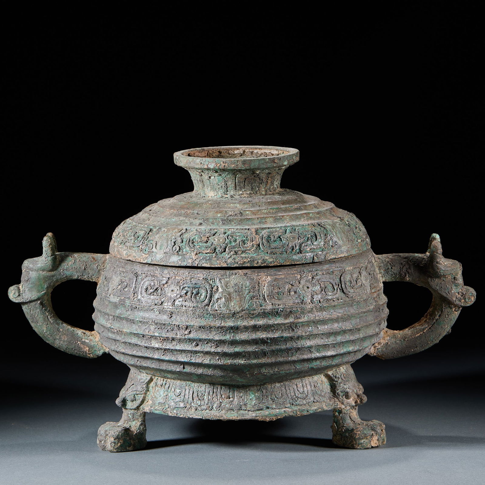 Pre-Ming Dynasty Gui (Food Vessel) with Interlocking Scroll Pattern - 9
