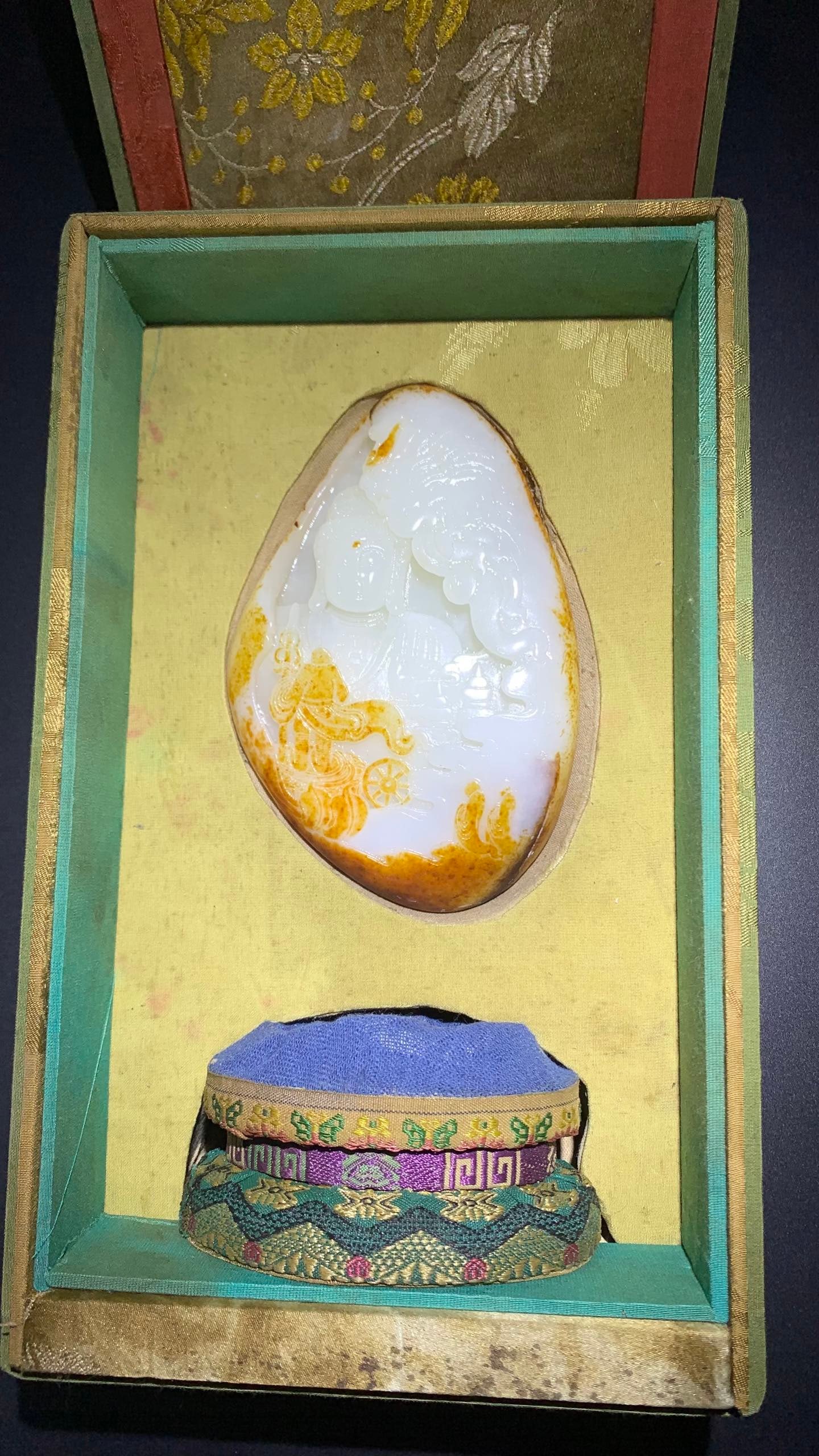 Hetian Jade Buddha Statue - 2