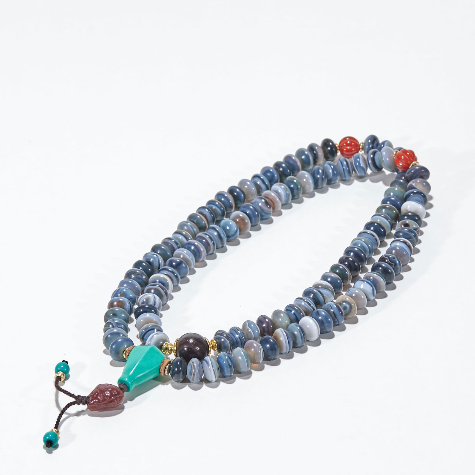 String Agate Abacus Bead Necklace: Sardonyx Abacus Bead Necklace: Material is natural sardonyx, made into abacus beads via grinding and stringing techniques, single bead diameter 1cm, total weight 122g, sardonyx has unique textures,