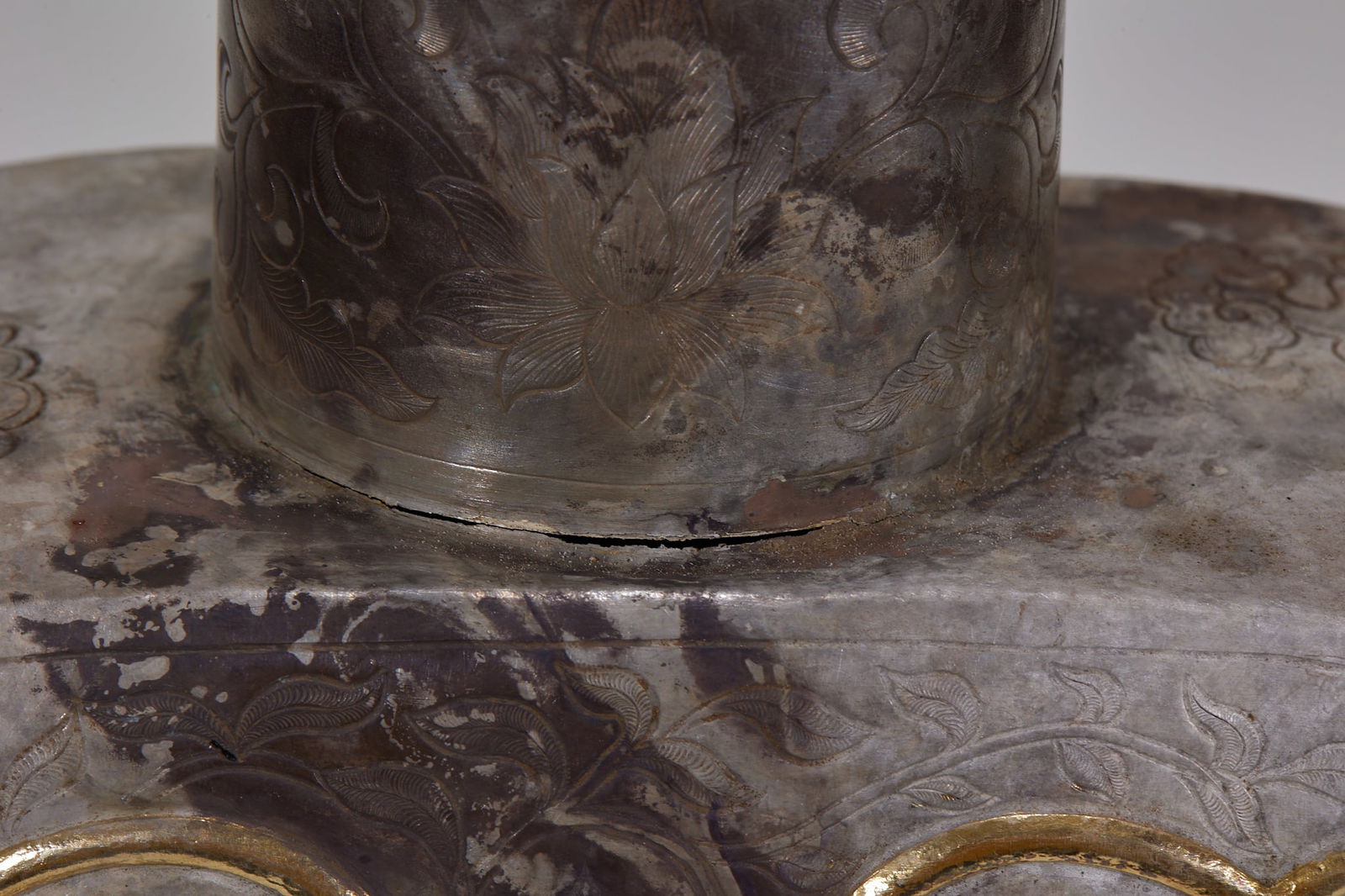 Solid Gilt Silver Vase with Dragon Pattern - 5