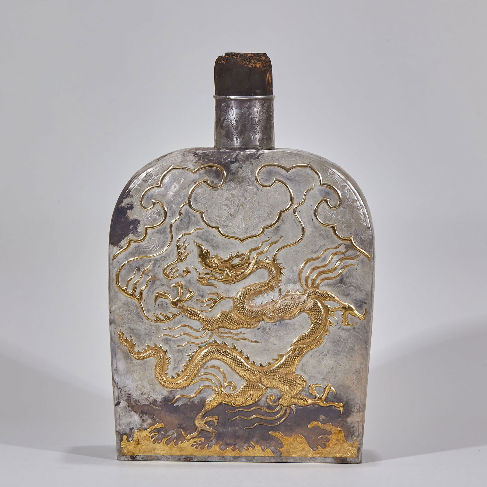 Solid Gilt Silver Vase with Dragon Pattern - 7