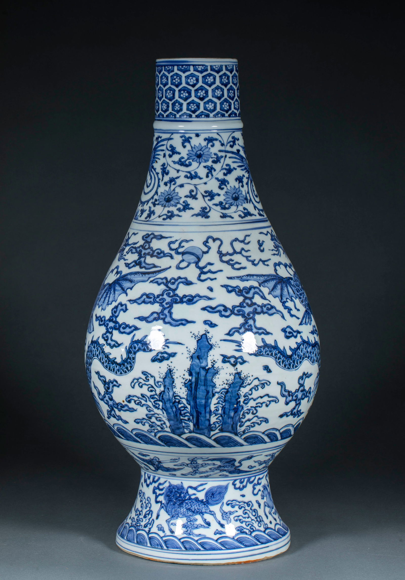 Ming Blue & White Appreciation Vase with Dragon & Phoenix (1 of 16)