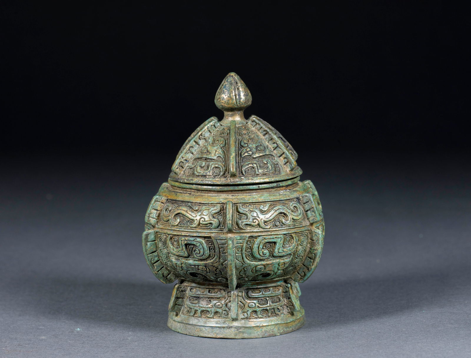 Bronze Lidded Jar with Taotie Pattern (1 of 10)