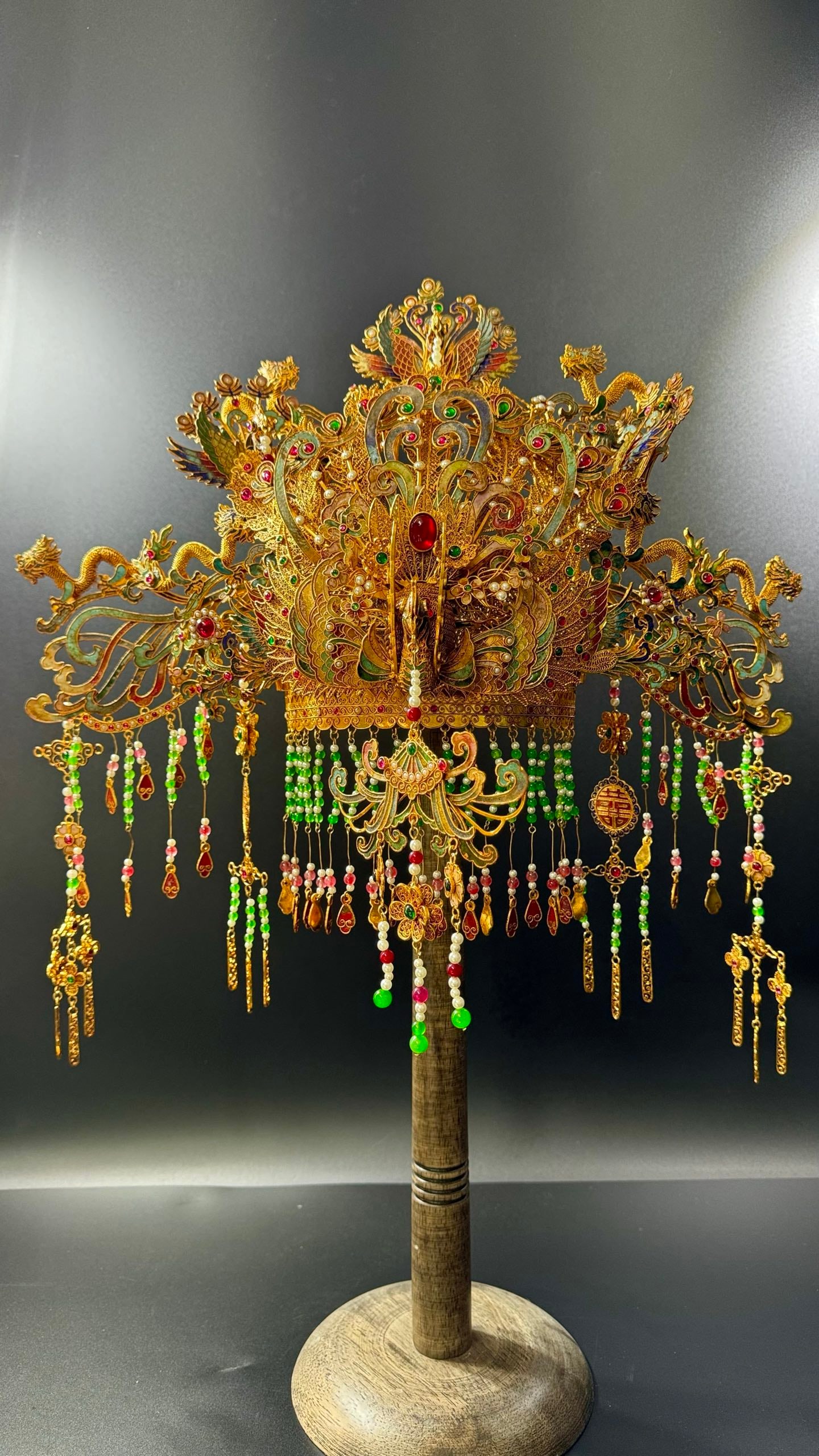 Gilt Filigree Phoenix Crown Inlaid with Pearls, Gems & Jadeite: Gilt Filigree Phoenix Crown Inlaid with Pearls, Gemstones & Jadeite: Phoenix crown length 48cm, width 48cm, made via gilt and filigree techniques, inlaid with pearls, gemstones and jadeite,