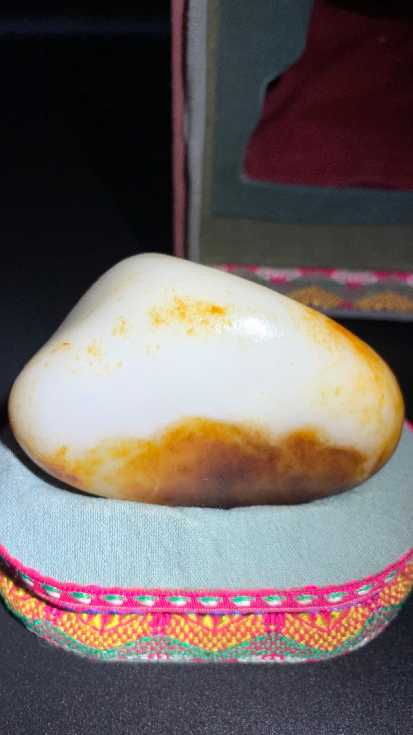 Hetian Seed Jade Rough Stone - 3