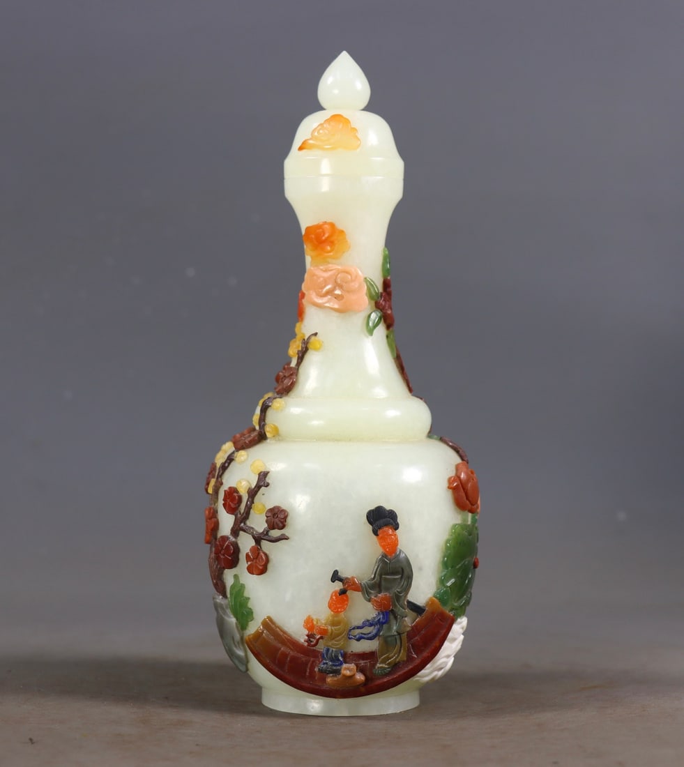 Hetian White Jade Vase Inlaid with Eight Treasures: Hetian White Jade Vase Inlaid with Eight Treasures: Material and craftsmanship: carved from a solid piece of Hetian white jade, inlaid with eight treasures, regular shape, translucent and lustrous