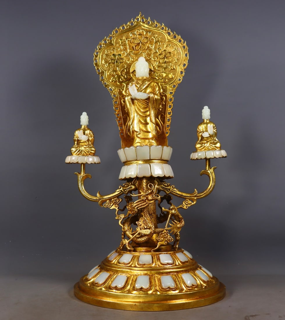 Gilt Bronze Buddha Statue Inlaid with Hetian Jade: Gilt Bronze Buddha Statue Inlaid with Hetian Jade: Material and craftsmanship: gilt bronze casting, inlaid with Hetian jade fittings, solemn statue, thick and lustrous gilt, exquisite workmanship; spe