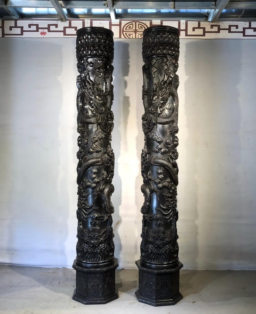 Fine Zitan Wood High-Relief Dragon Feng Shui Pillar: Fine Zitan Feng Shui Pillar with High-Relief Dragon: Material and craftsmanship: high-relief carved from a solid piece of zitan wood, carved with dragon and feng shui patterns, elaborate workmanship,
