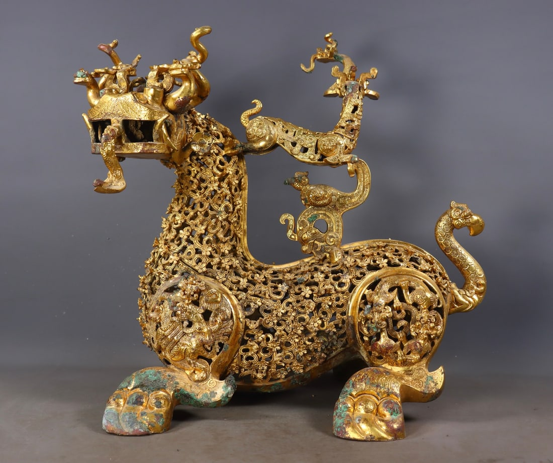 Warring States-Han Dynasty Gilt Bronze Openwork Beast with Panhui Pattern (1 of 9)