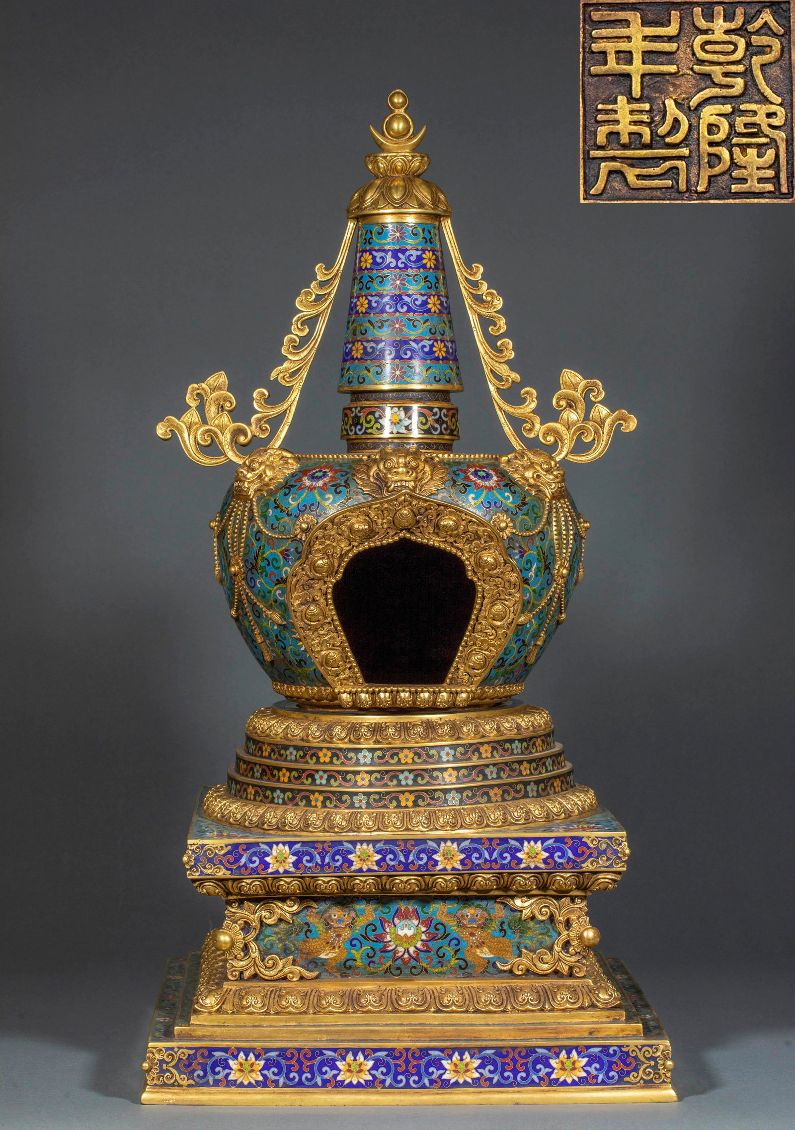 Filigree Enamel Buddhist Shrine, Qianlong Mark: Filigree Enamel Buddhist Shrine, Qianlong Mark: Material and craftsmanship: filigree enamel (cloisonné) craft, regular and solemn shape, complicated and gorgeous patterns, bright and lustrous enamel