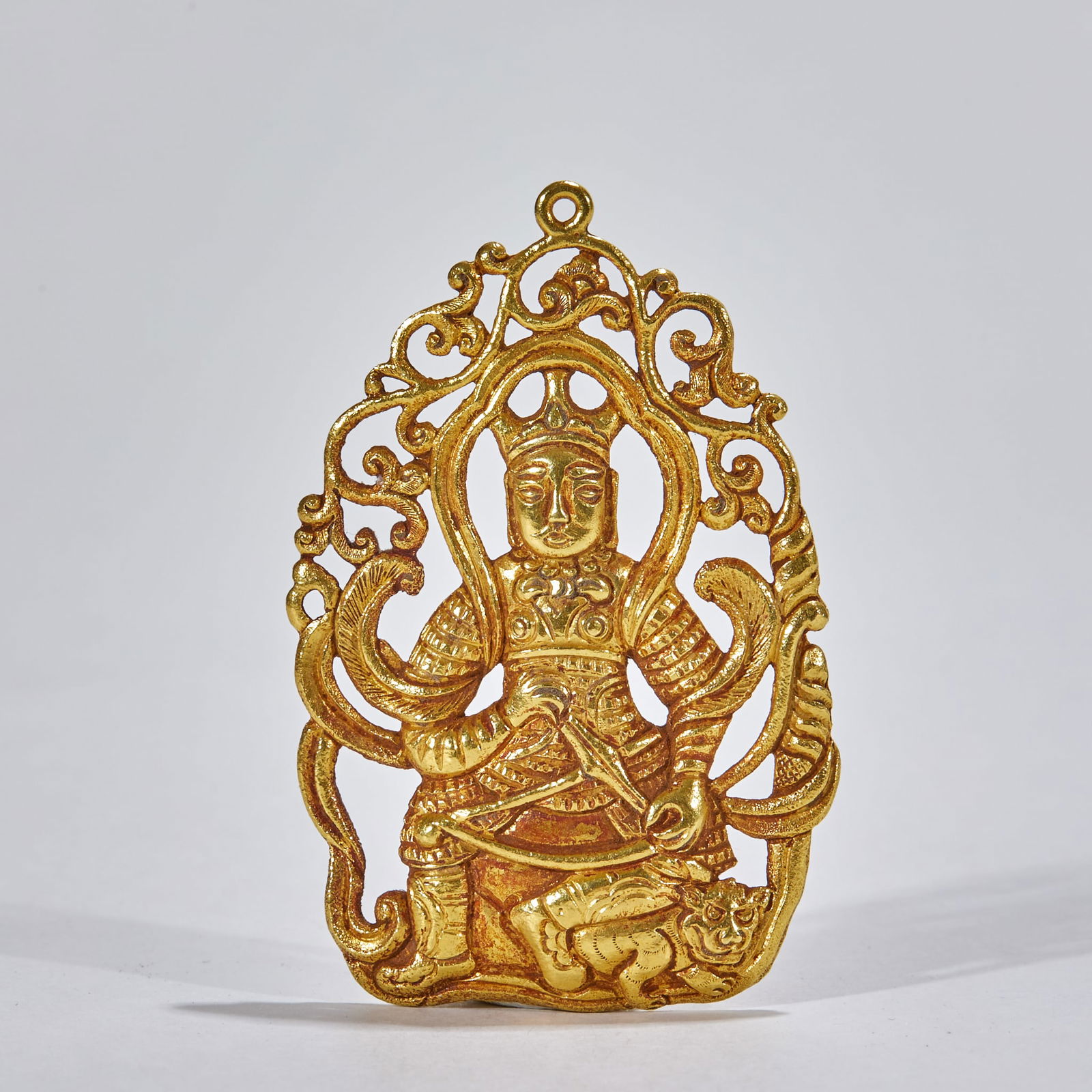Pure Gold Vaishravana: Solid Gold Vaisravana: Material and craftsmanship: solid gold casting, majestic Vaisravana statue, exquisite hollow craft, full gold texture; specifications: length 5.5cm, width 3.5cm, weight 12g;