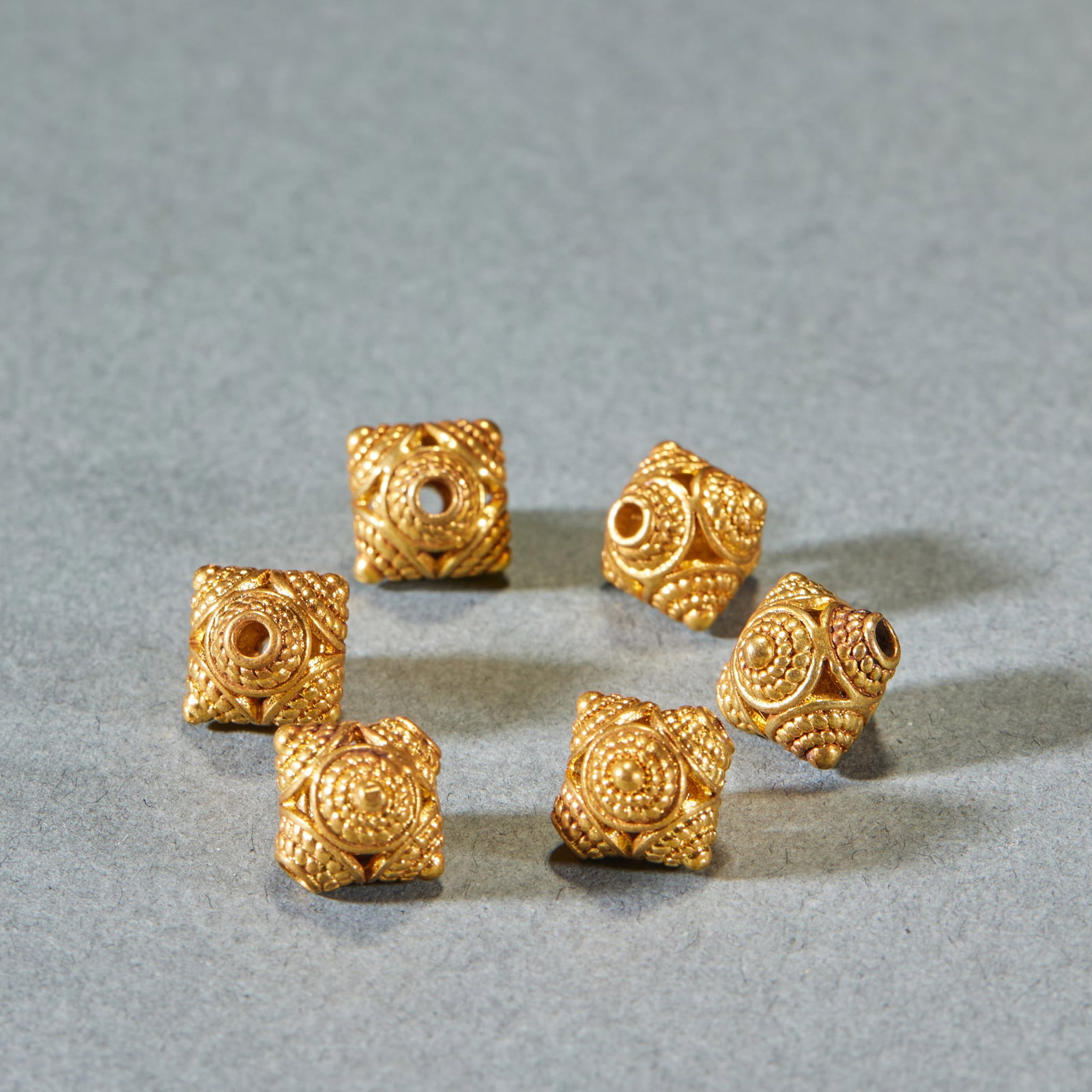 Accessory Spacer Beads: Accessory Spacer Beads: Length 1cm