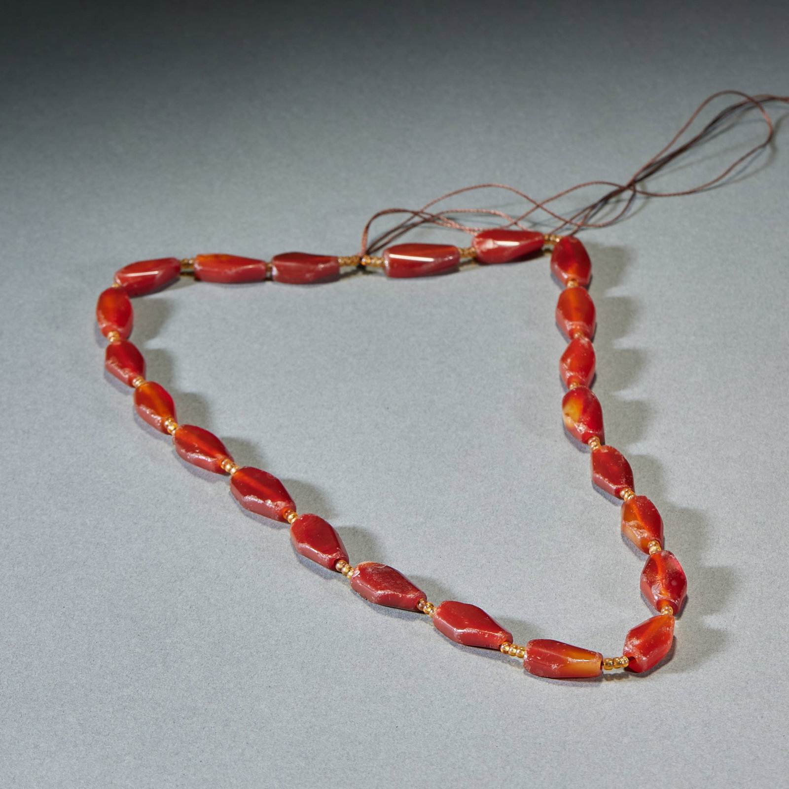 Multi-faceted agate bead string: Multi-faceted agate bead string: Length 2cm, width 1.2cm