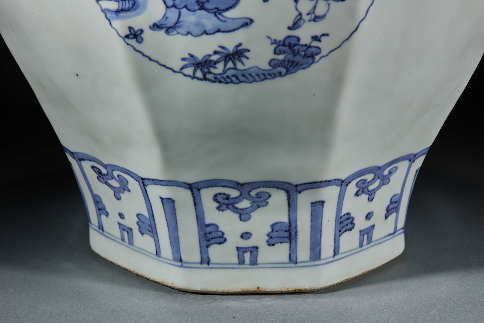 Ming Longqing Figured Openwork Jar - 4