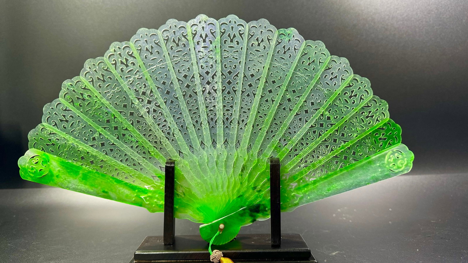 Jadeite Fan (1 of 8)