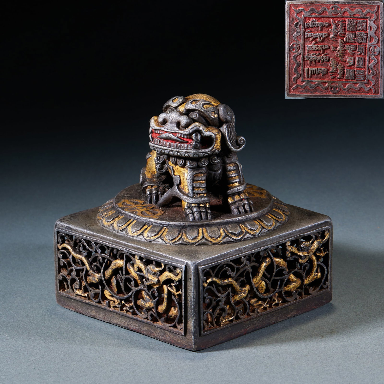 Openwork Lion Knop Seal (1 of 8)