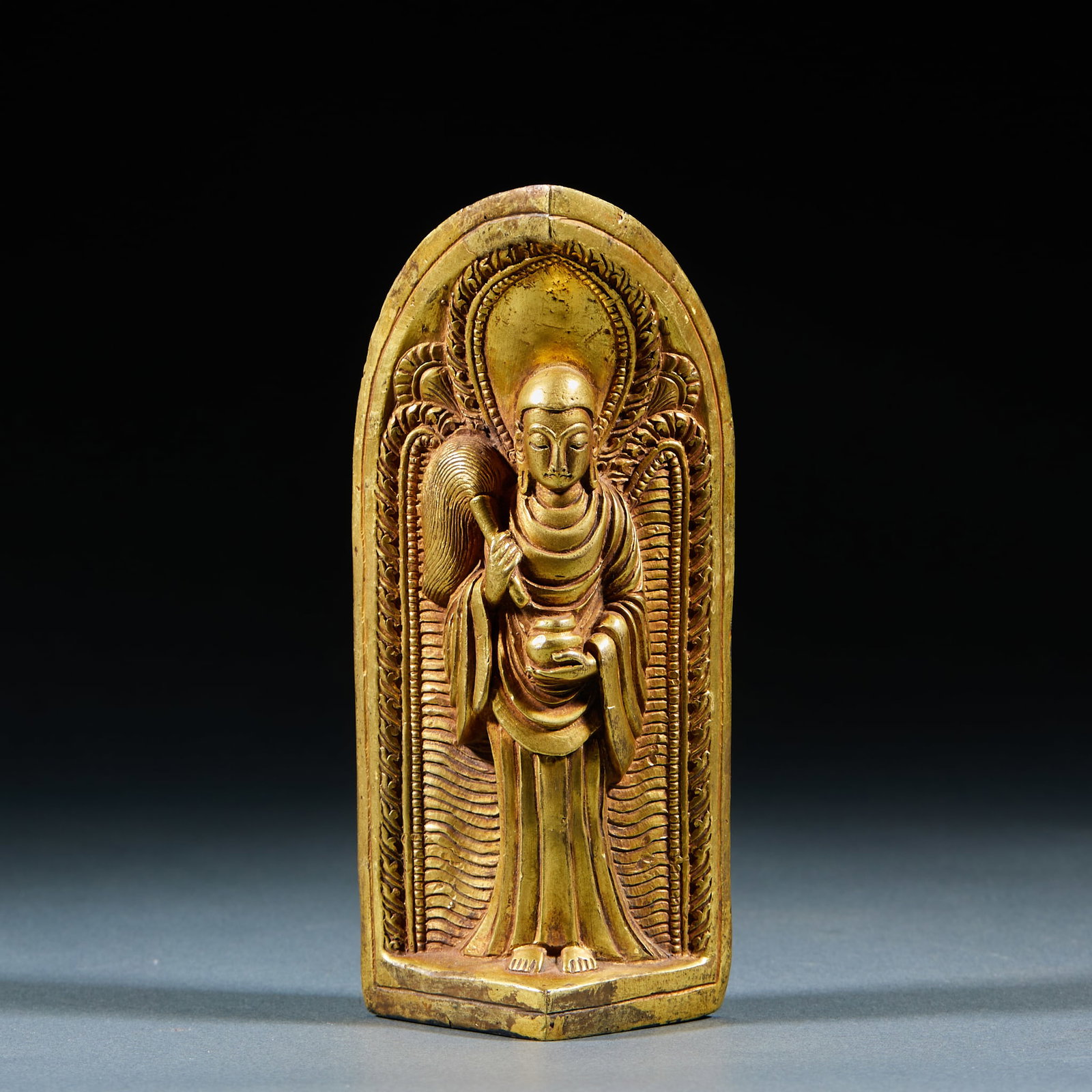 Gilt Bronze Medicine Buddha with Boat-Shaped Backlight: Gilt Bronze Boat-Shaped Nimbus Medicine Buddha: Exquisite gilt bronze casting craft, dignified Buddha posture holding ritual artifact, boat-shaped nimbus decorated with lotus patterns, well-preserved 