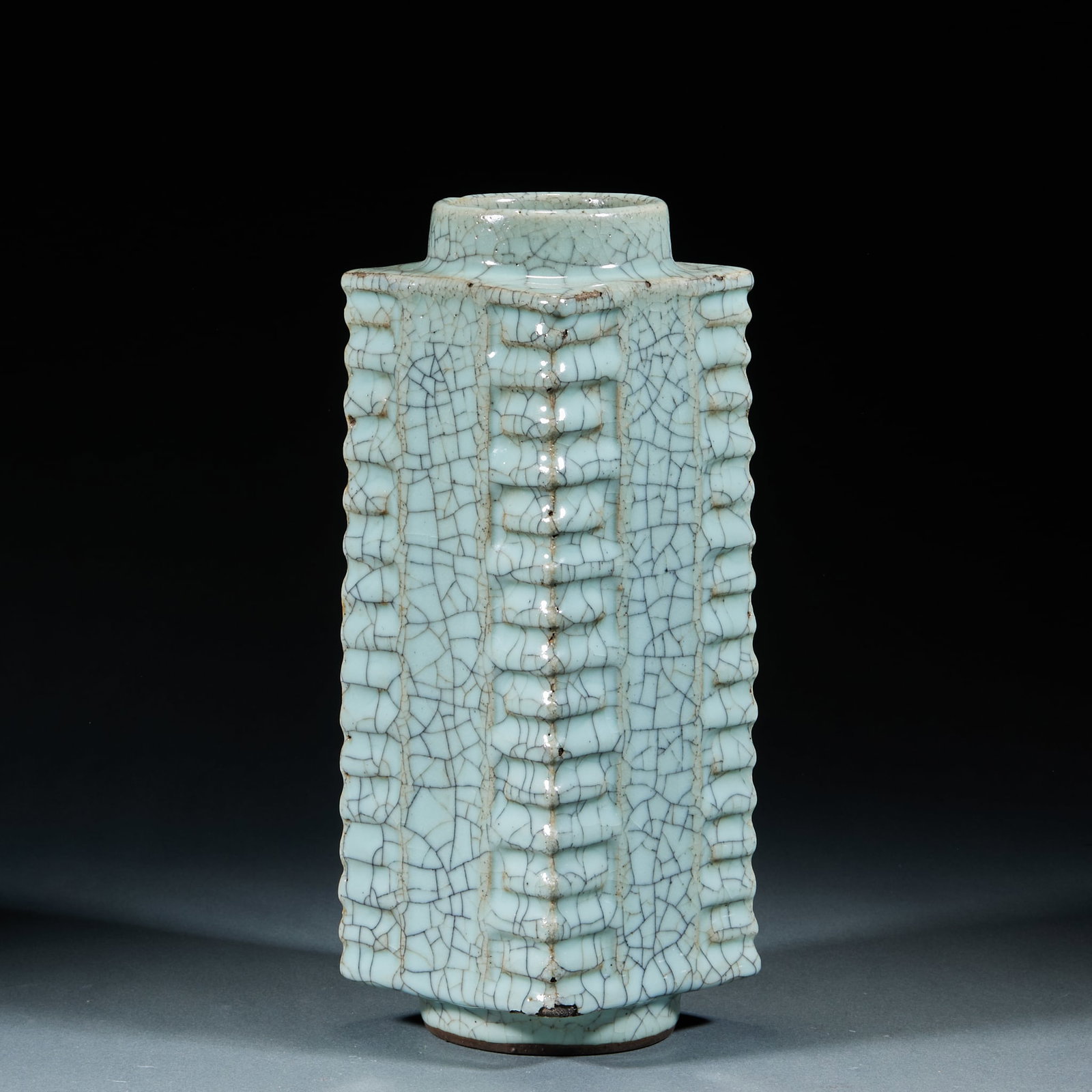 Ge Cong Style Vase (1 of 5)