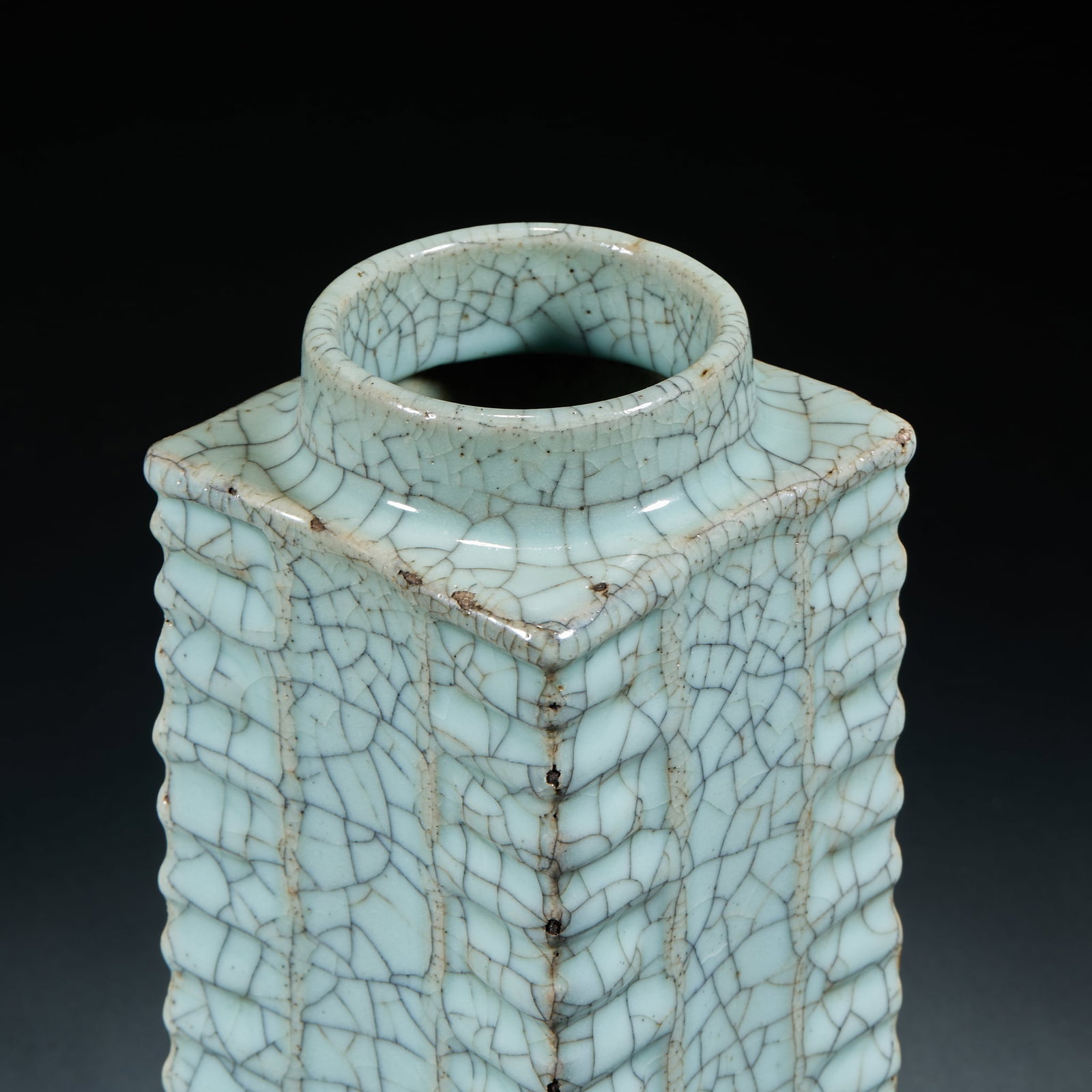 Ge Cong Style Vase - 4