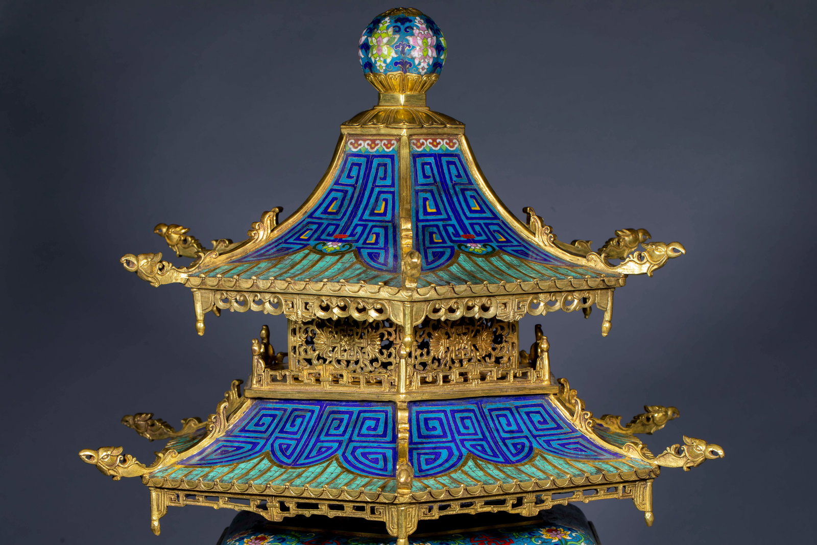 Cloisonné Palace Lanterns, A Pair - 4