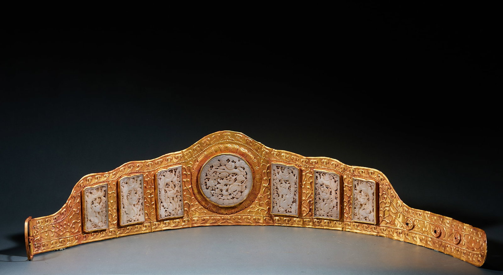 Hetian Jade Gilt Dragon Pattern Waist Belt: Hetian Jade Gilt Dragon Pattern Waist Belt: Gilt bronze main body inlaid with multiple openwork dragon-patterned Hetian jade plaques, intricate magnificent craft and grand regular form. Length 110cm,