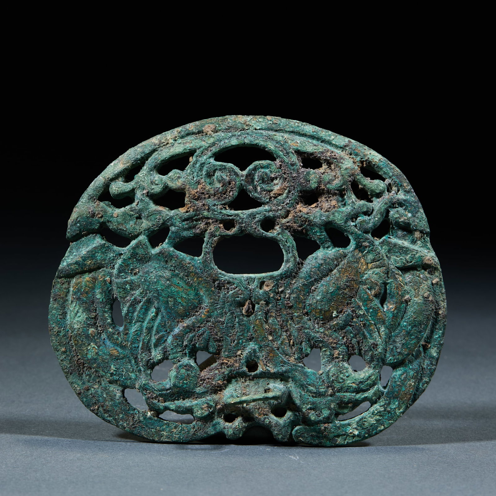 Bronze Double Phoenix Plaque Ornament: Bronze Double Phoenix Plaque Ornament: Bronze cast with openwork carved double phoenix patterns, smooth fluent decorative lines and natural aged bronze rust patina. Length 11.7cm, width 10cm. Ancient 