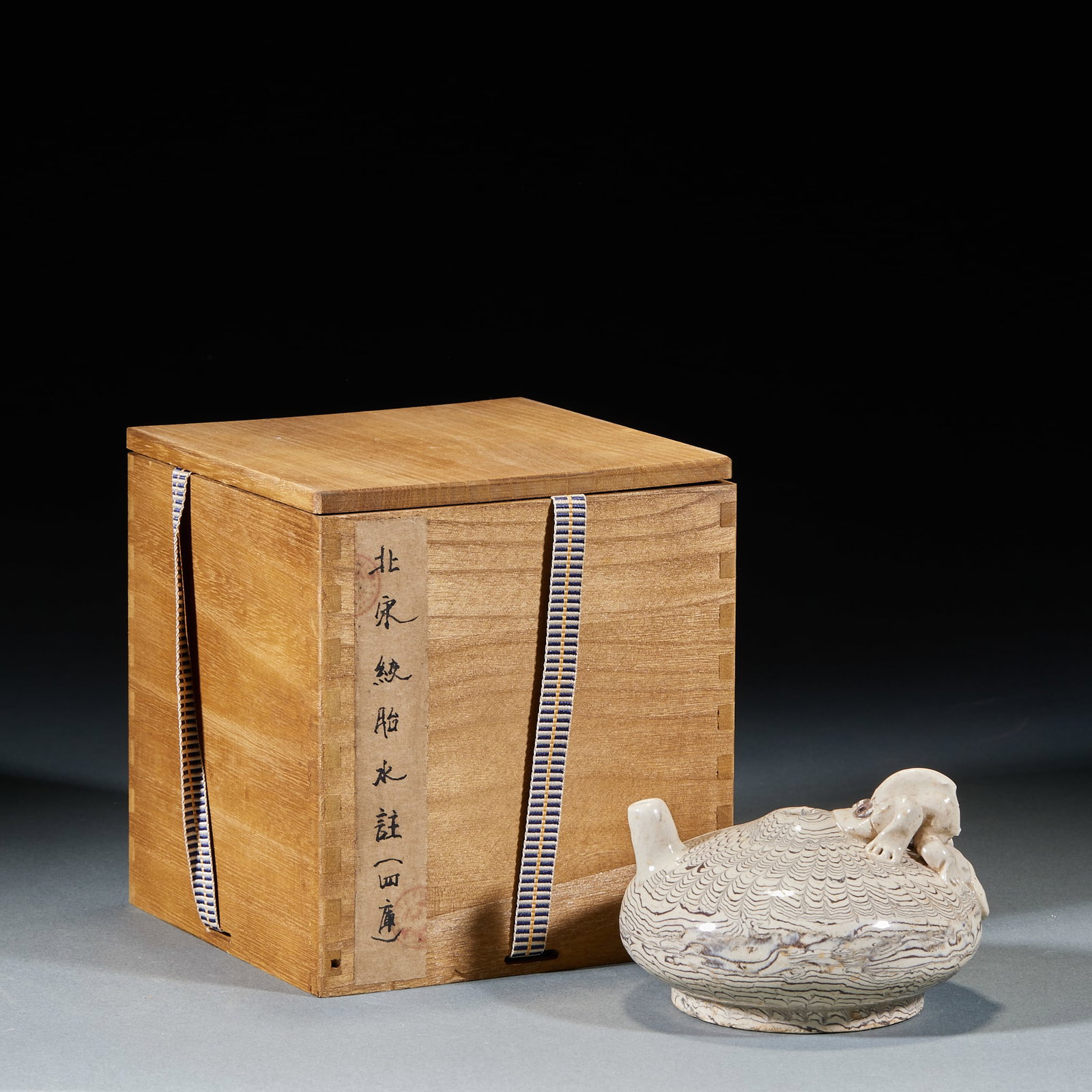 Song Dynasty Marbled Glaze Water Ewer: Song Marbled Clay Water Dropper: Crafted with marbled clay technique, toad knob design with clear natural texture veins. Height 7cm, diameter 11cm. Unique Song marbled clay artifact with distinctive m