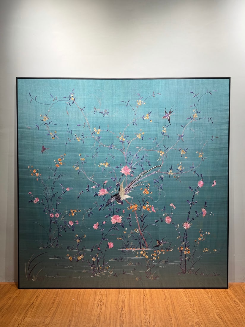 Blue Ground Cantonese Embroidery Bright Future: Blue Ground Cantonese Embroidery "Splendid Future": Adopting Cantonese embroidery flat stitch and shading stitch to make flower, bird and interlocking patterns on blue-green satin, featuring complicat