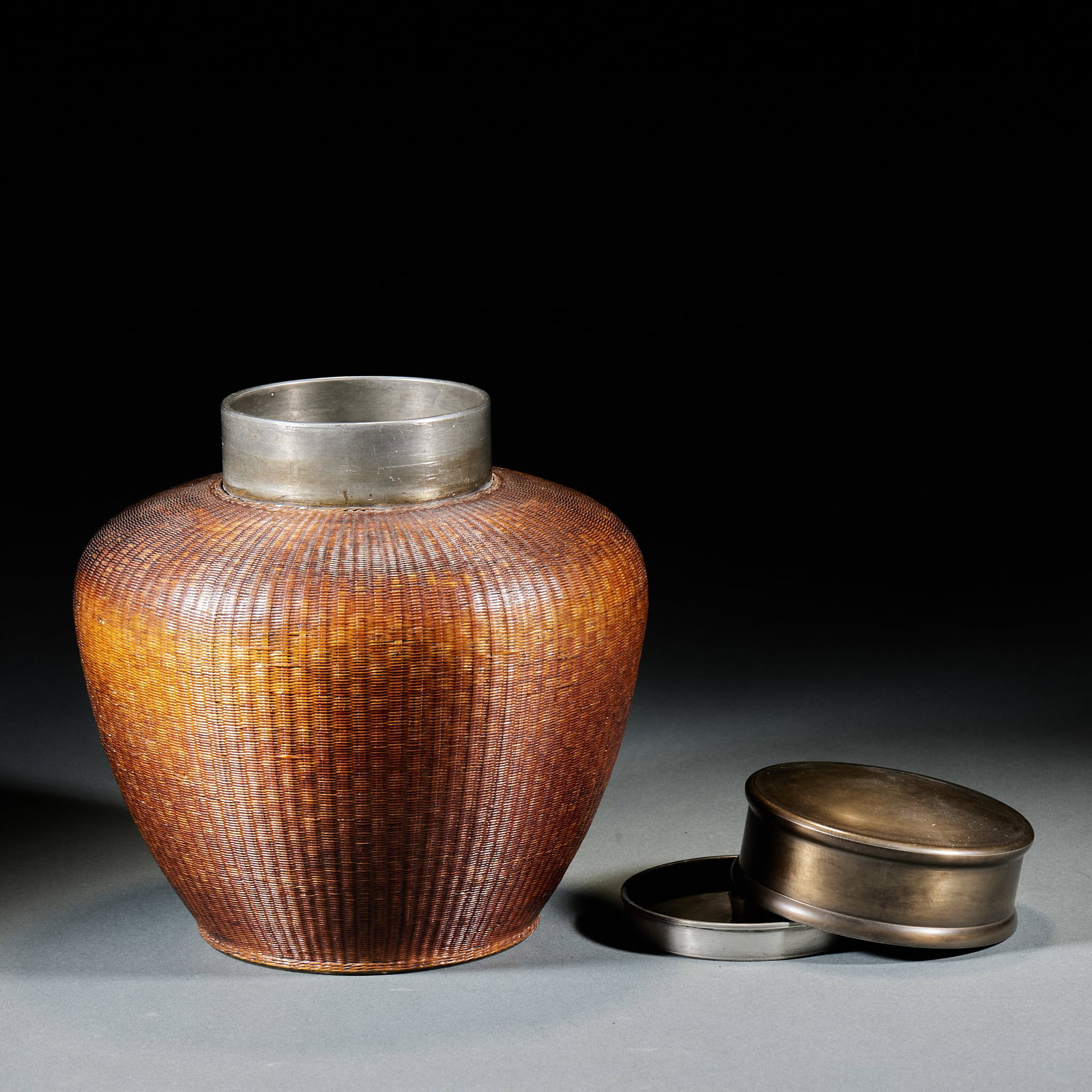 Woven Bamboo Pattern Tin Tea Caddy - 7