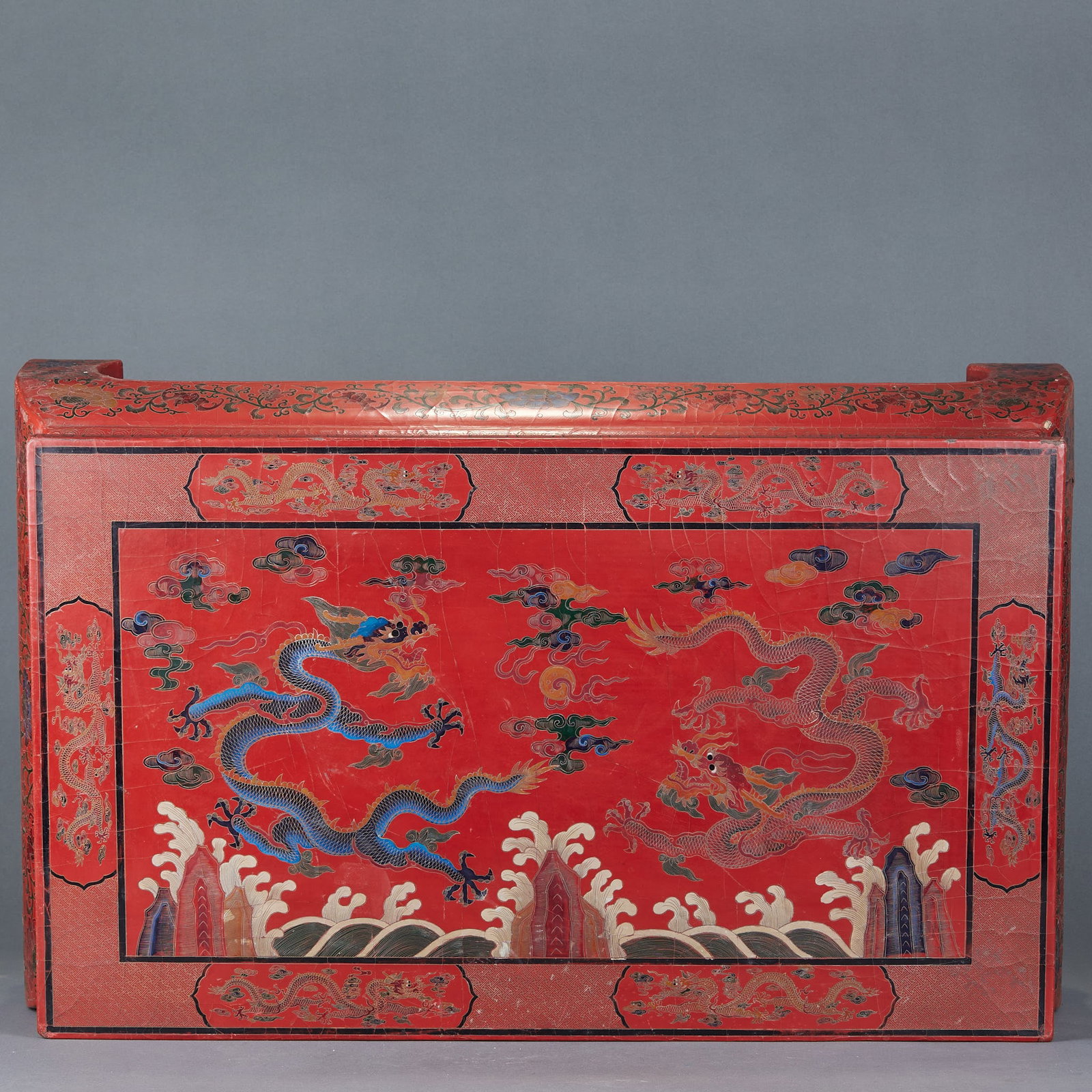 Double Dragons Playing with Pearl Lacquerware Table - 3